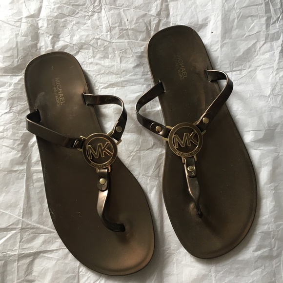 MICHAEL Michael Kors | MK Jelly Thong Sandals - Picture 2 of 9